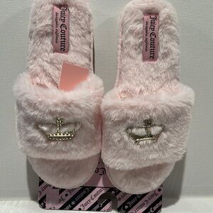 NWT Juicy Couture Q Blush Pink Hugging House Slippers with Juicy Bling Crown.